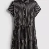 Vestido camisero mini a rayas con volantes
