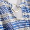 Vestido de playa de rayas con ganchillo y anillas