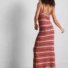 Vestido largo de croché con cuello en V de Paula Echevarría