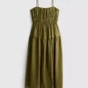 Vestido largo holgado con volantes