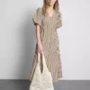 Vestido midi a rayas con mangas abullonadas