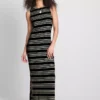 Vestido midi ajustado sin mangas de Paula Echevarría