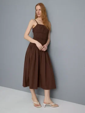 Vestido midi de algodón con cuello cuadrado y fruncido
