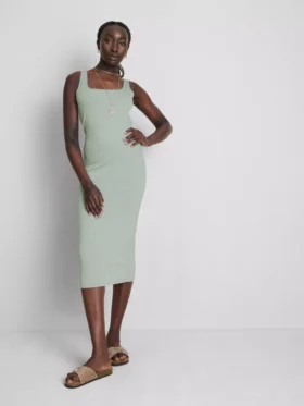 Vestido midi de cuello cuadrado «Second Skin»