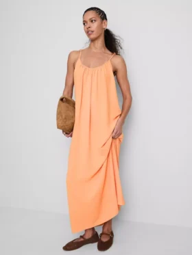 Vestido midi de tirantes