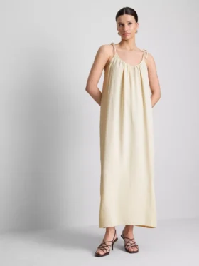 Vestido midi de tirantes