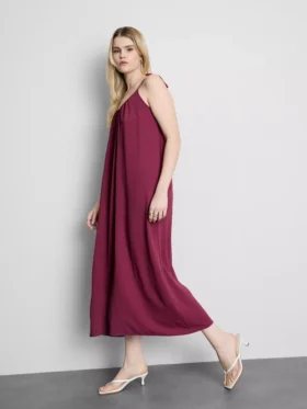 Vestido midi de tirantes