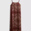 Vestido midi recto con estampado de paisley de Paula Echevarría