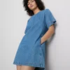 Vestido mini recto de denim de algodón