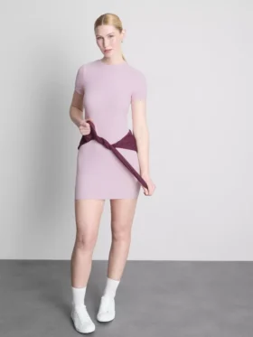 Vestido mini tipo camiseta ajustado de canalé