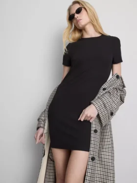 Vestido mini tipo camiseta ajustado de canalé