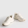 Zapatillas con paneles de malla gruesa