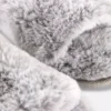 Zapatillas de Casa mullidas con tiras cruzadas