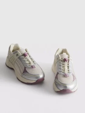 Zapatillas gruesas con cierre de palilla