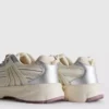 Zapatillas gruesas con cierre de palilla