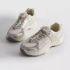 Zapatillas gruesas con cierre de palilla