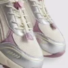 Zapatillas gruesas con cierre de palilla