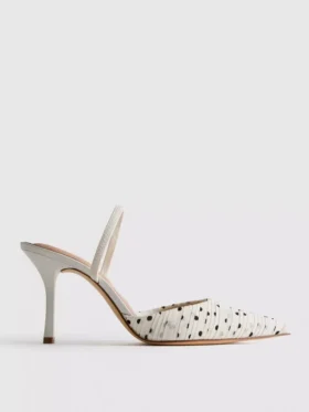 Zapatos de salón de punta con lunares