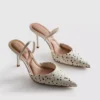 Zapatos de salón de punta con lunares