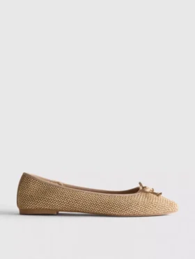 Zapatos planos con abalorios