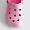 Zuecos con corazones