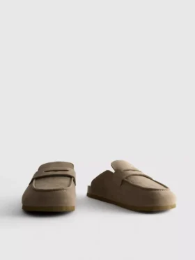 Zuecos tipo mocasín